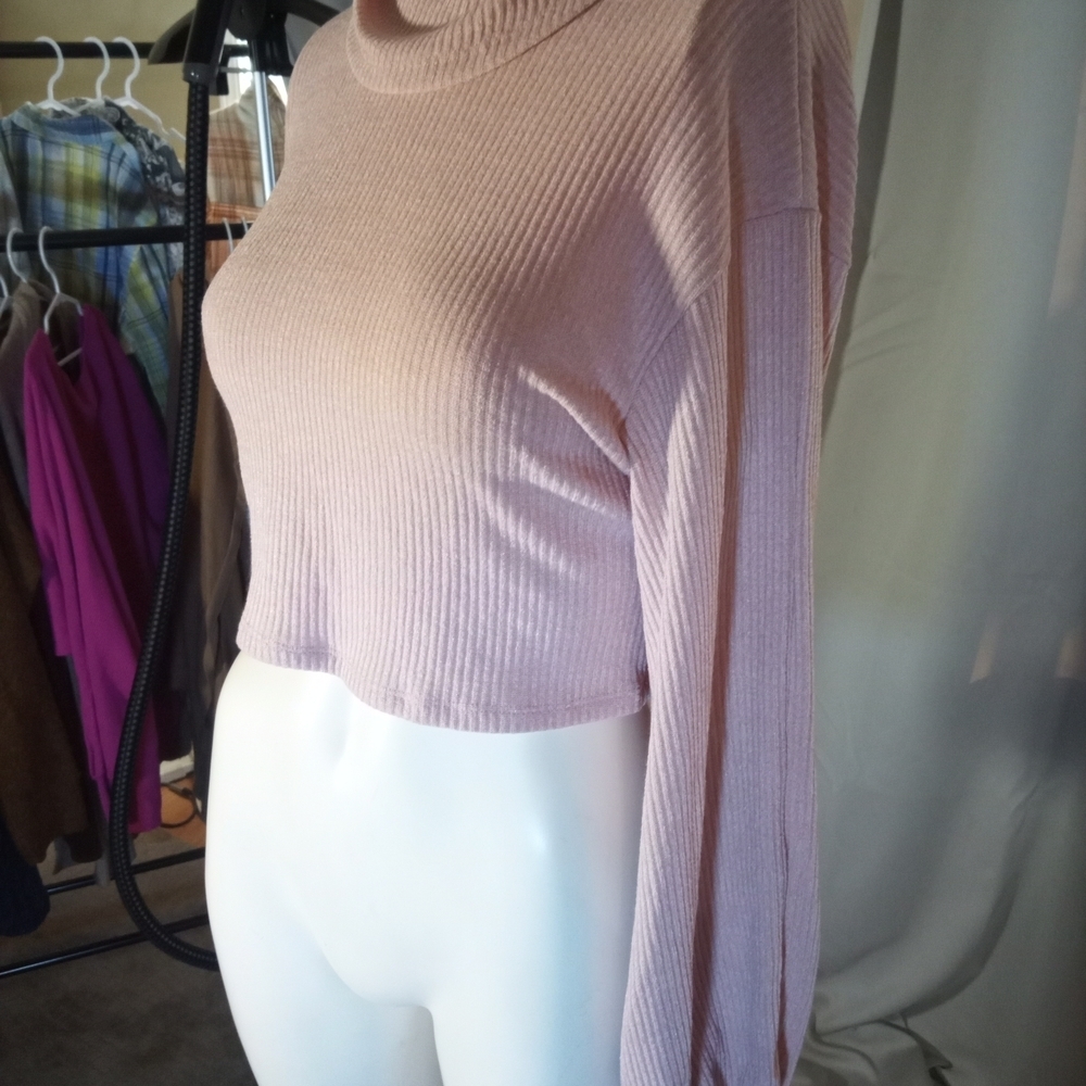 HYFVE Pink Cropped Long Sleeve Hoodie - Picture 3 of 3